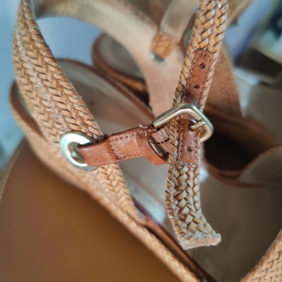 Stuart Weitzman wedge shoe size 9 - Picture 6 of 8